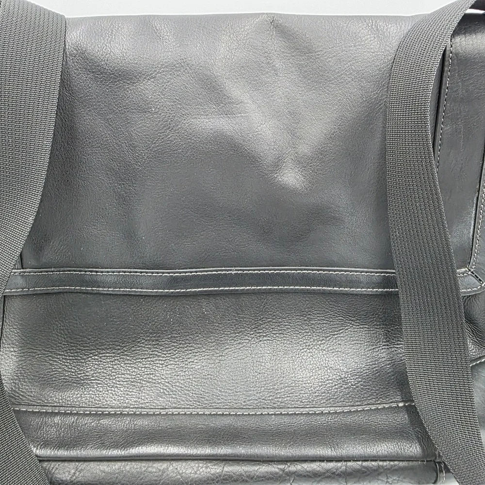 Wilsons Leather snap made shoulder
